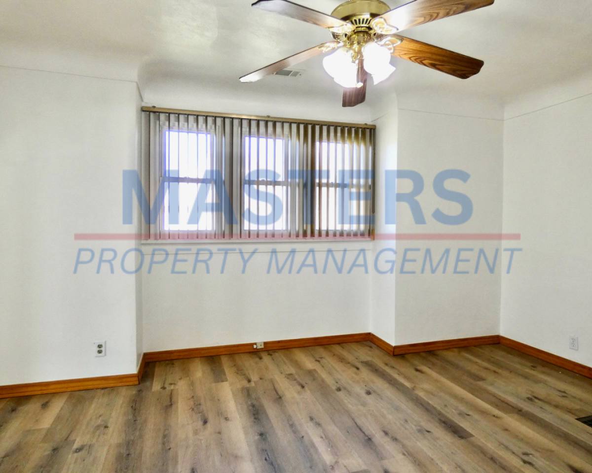 Apartment for rent at 1026 Oakwood Ave, Toledo, OH 43608