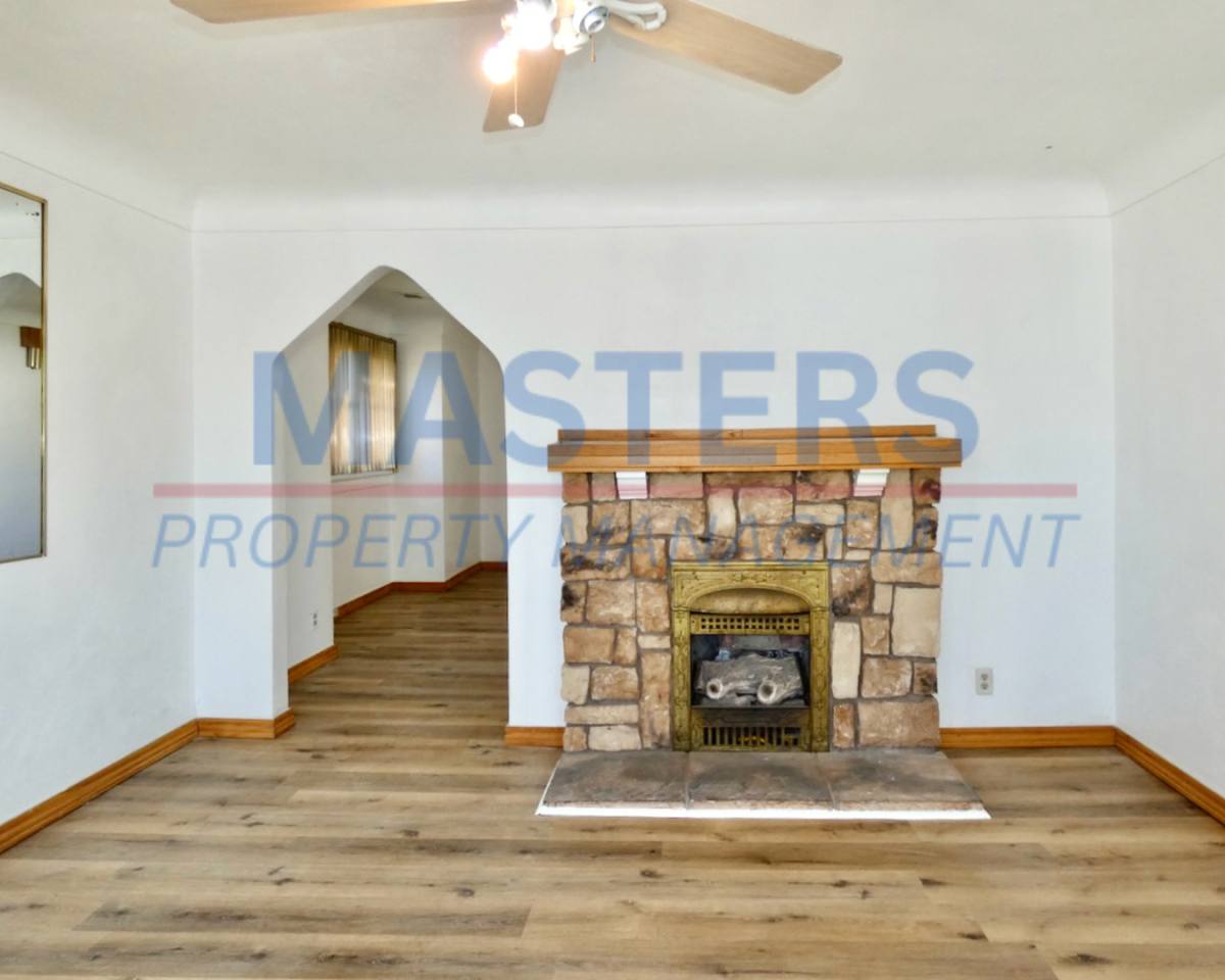 Apartment for rent at 1026 Oakwood Ave, Toledo, OH 43608