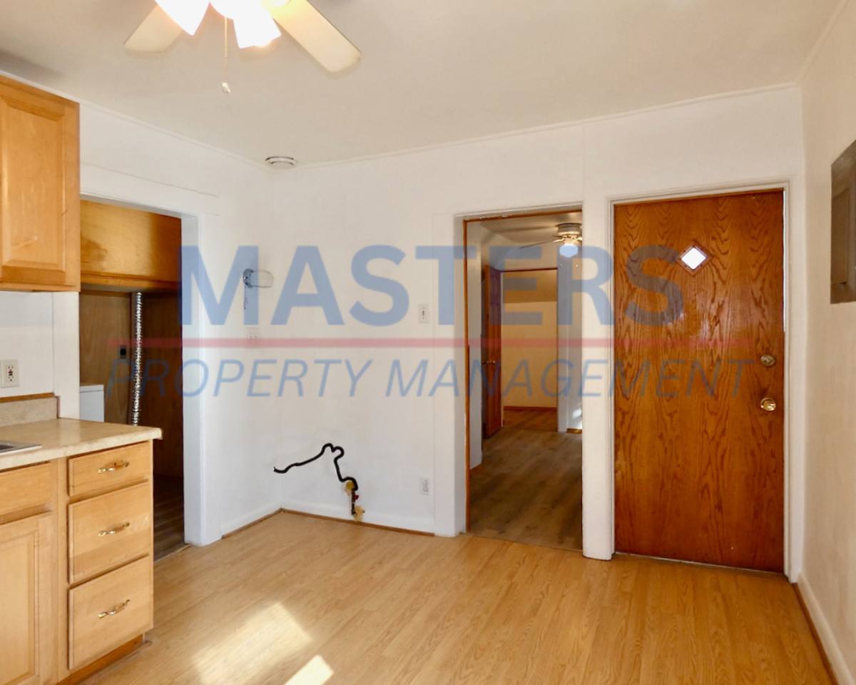 Apartment for rent at 1026 Oakwood Ave, Toledo, OH 43608
