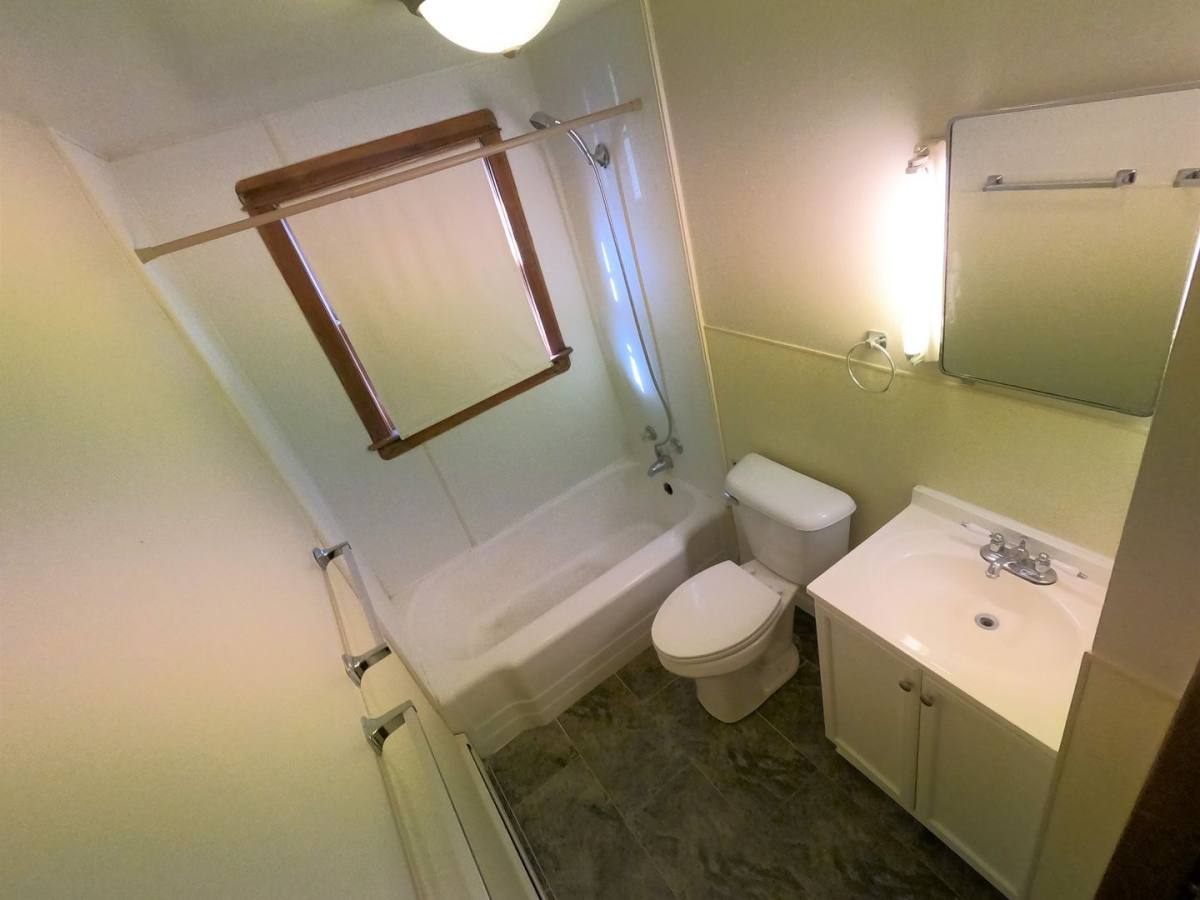 Apartment for rent at 509 Beachgrove Dr, Erie, PA 16505