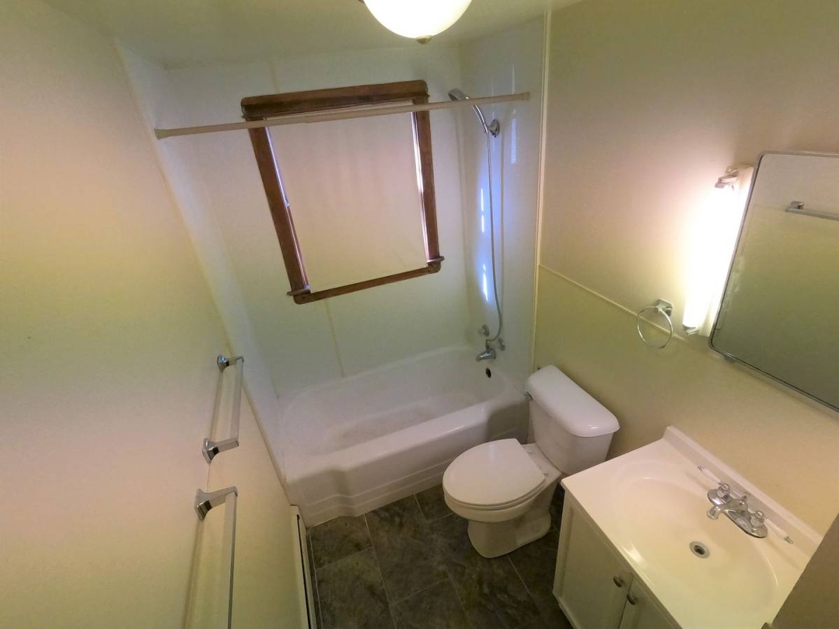 Apartment for rent at 509 Beachgrove Dr, Erie, PA 16505