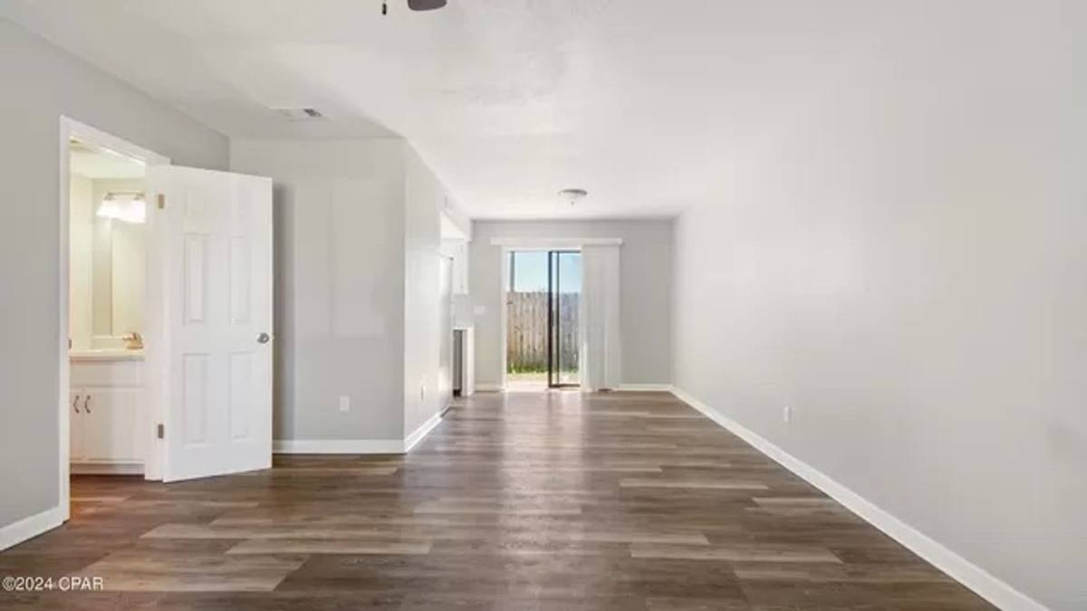 Apartment for rent at 5117 E 10th St, Panama City, FL 32404