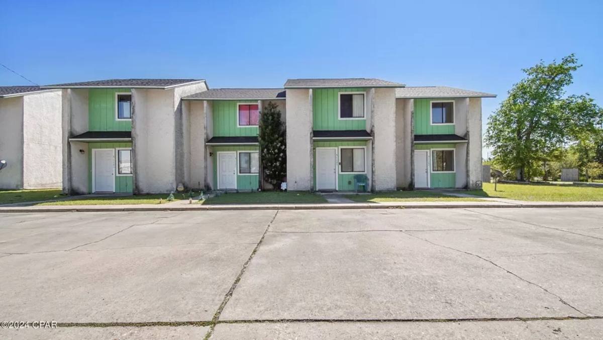 Apartment for rent at 5117 E 10th St, Panama City, FL 32404
