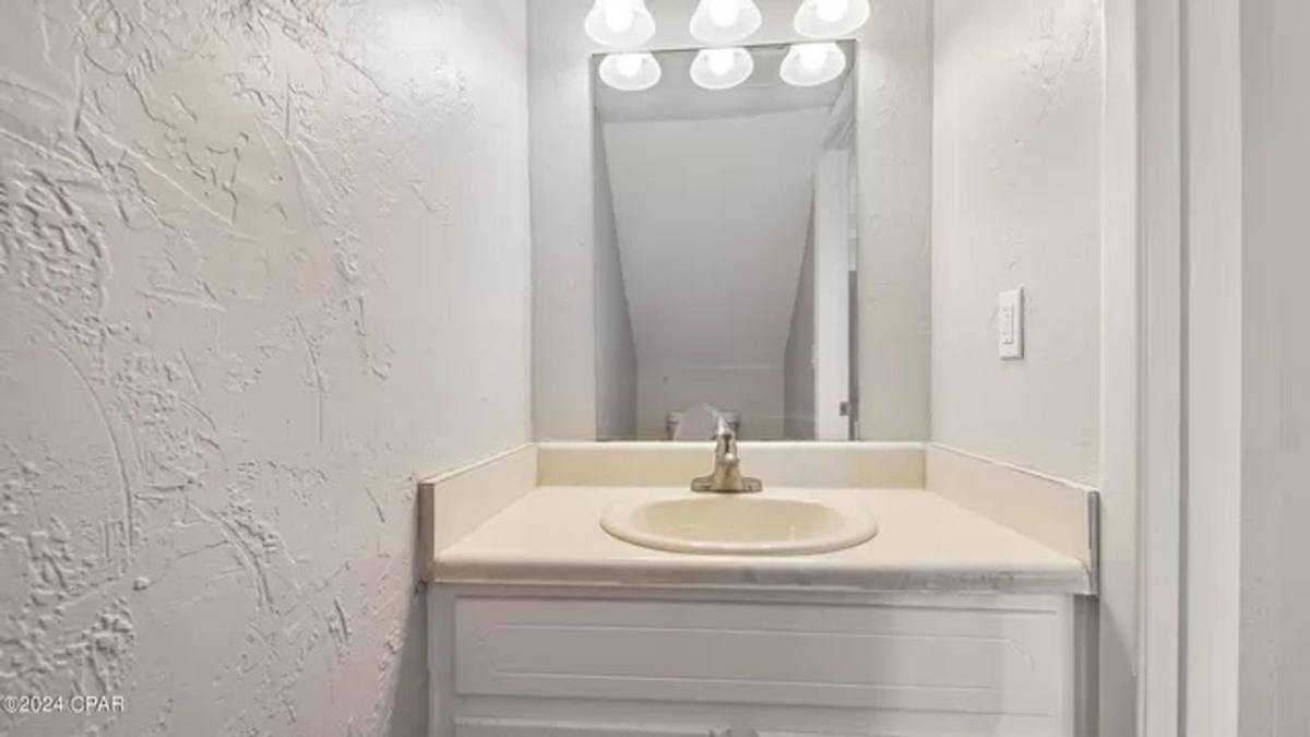 Apartment for rent at 5117 E 10th St, Panama City, FL 32404