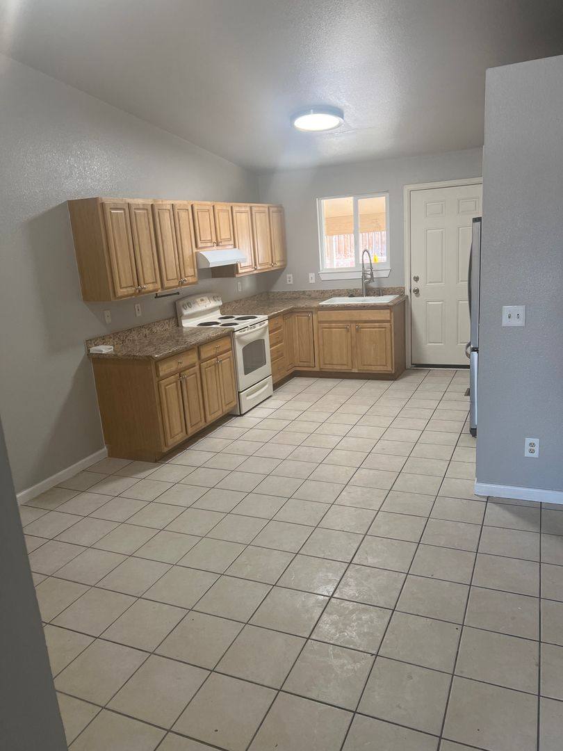 House for rent at 7370 Kearney St, Commerce City, CO 80022