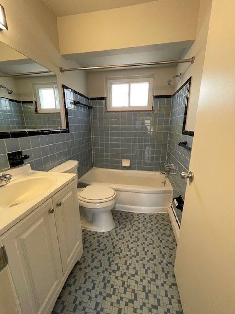 Apartment for rent at 3830 Devon Rd #4, Royal Oak, MI 48073