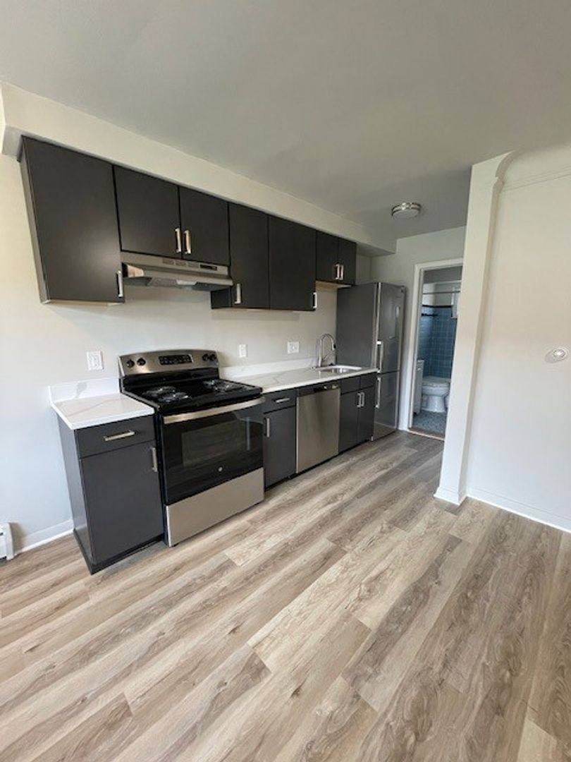Apartment for rent at 3830 Devon Rd #4, Royal Oak, MI 48073