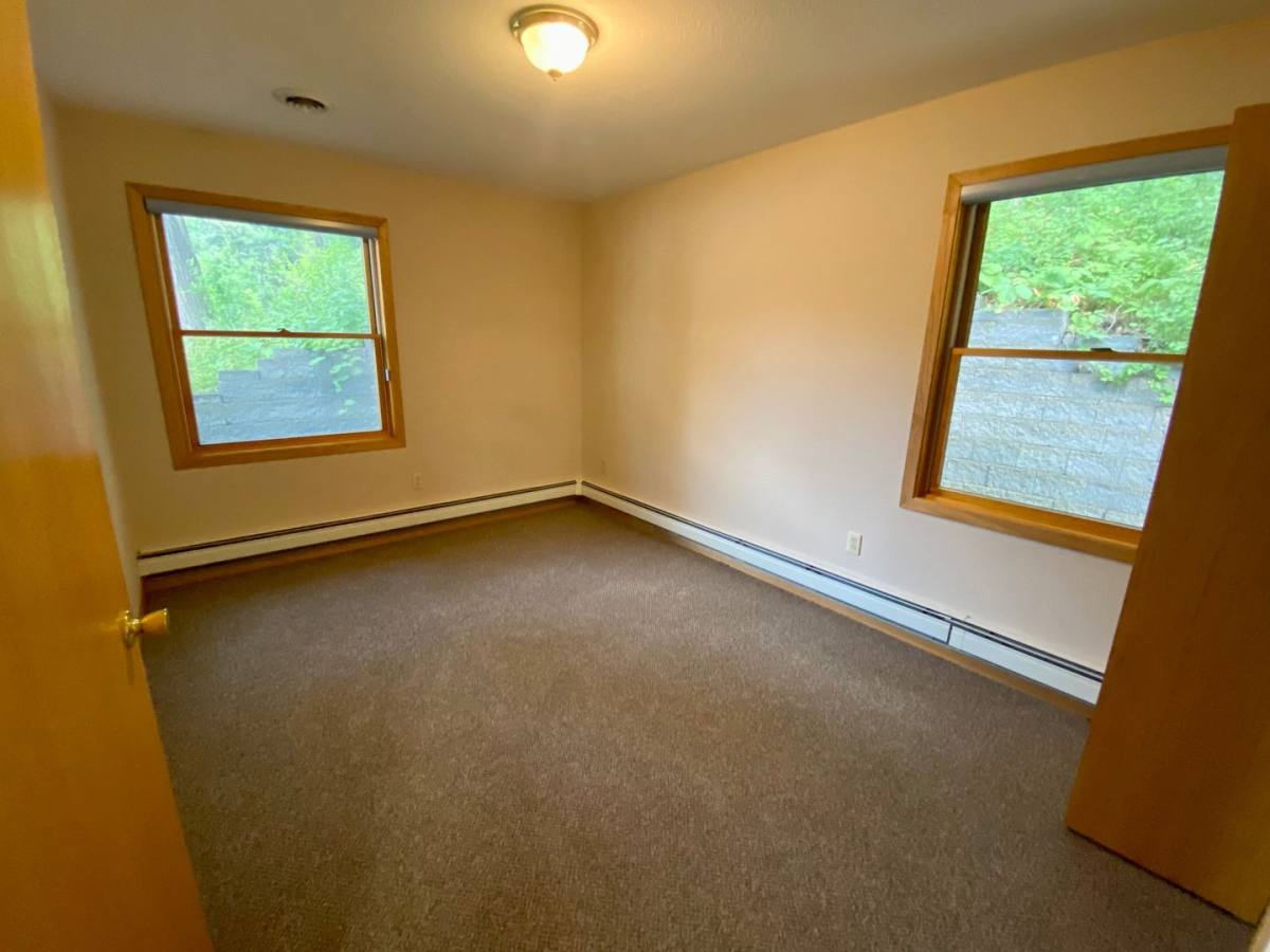 House for rent at 1050 Front St, Hudson, WI 54016