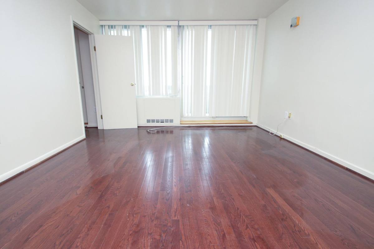 Apartment for rent at 604 S Washington Square, Philadelphia, PA 19106