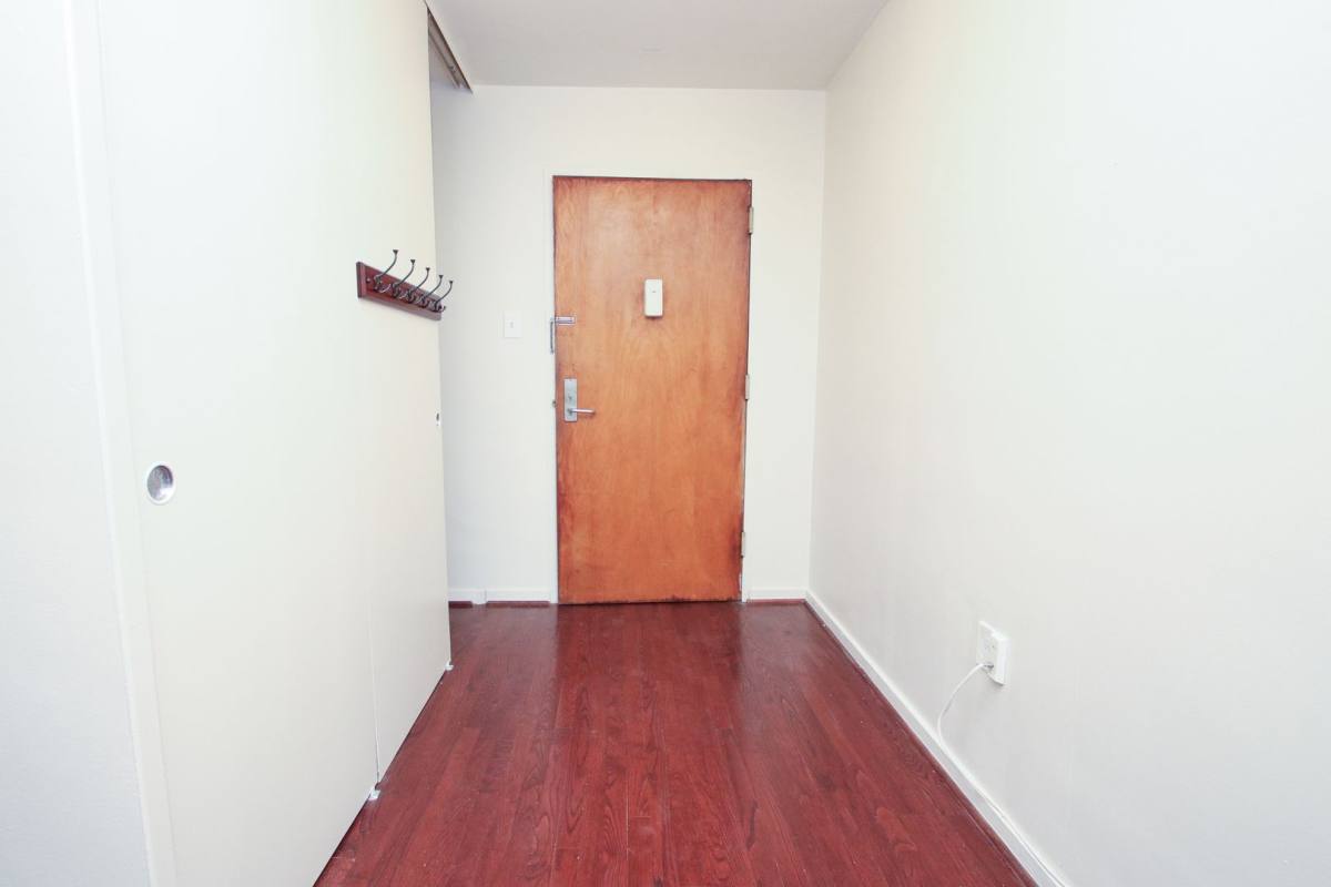 Apartment for rent at 604 S Washington Square, Philadelphia, PA 19106