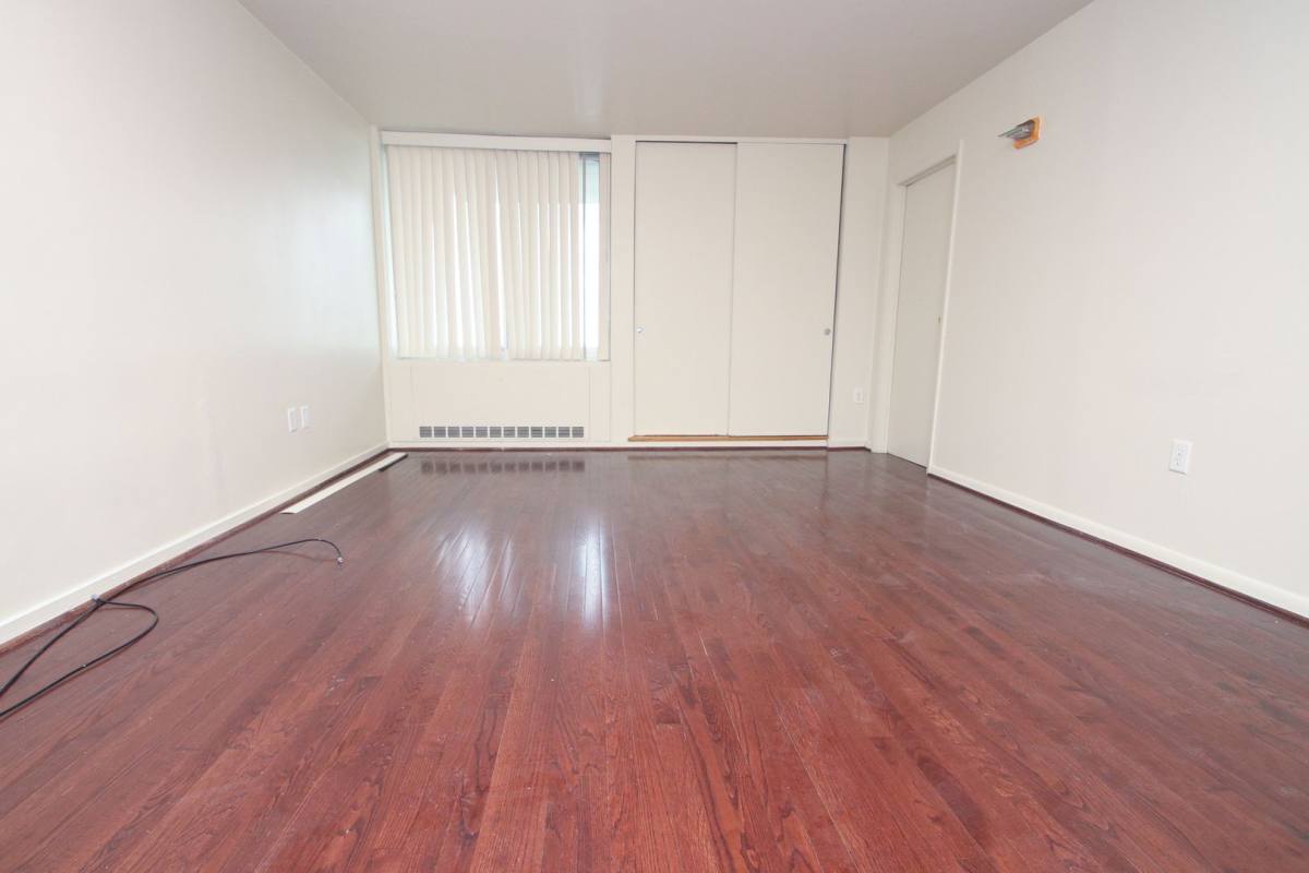 Apartment for rent at 604 S Washington Square, Philadelphia, PA 19106