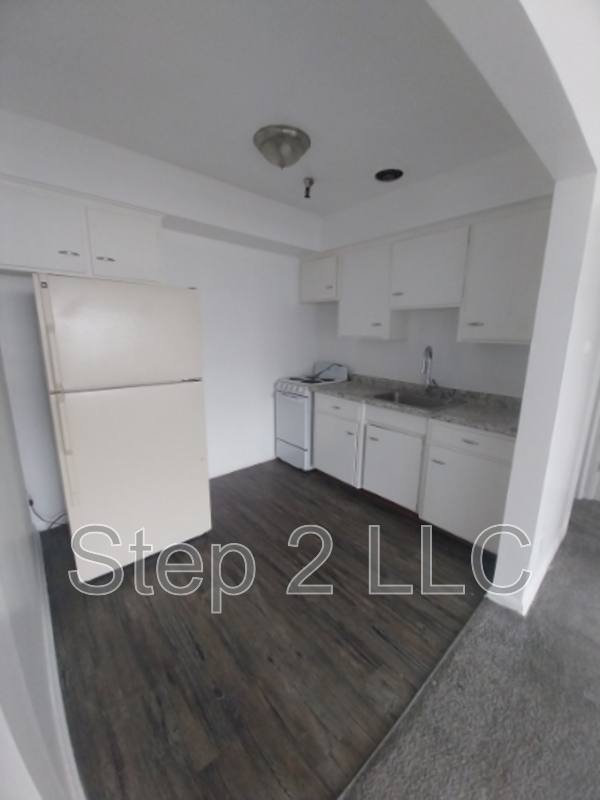 Condo for rent at 17808 Lakeshore Blvd #206, Cleveland, OH 44119