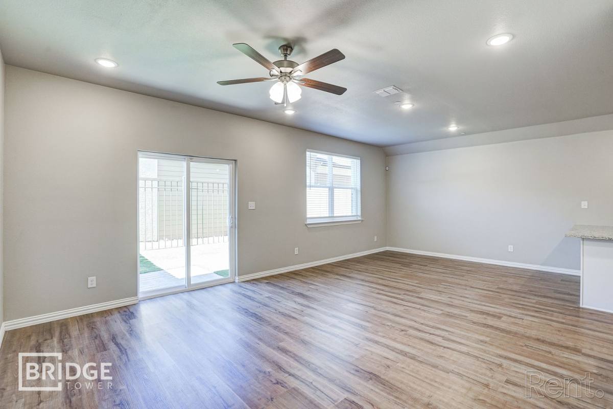 Townhouse for rent at 1041 E Golden Lane, Burleson, TX 76028