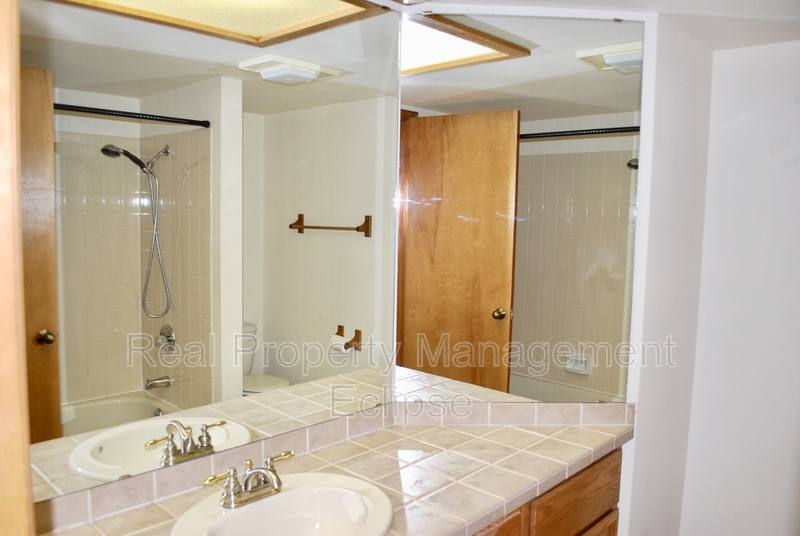 Condo for rent at 9910 NE 119th St #202, Kirkland, WA 98034