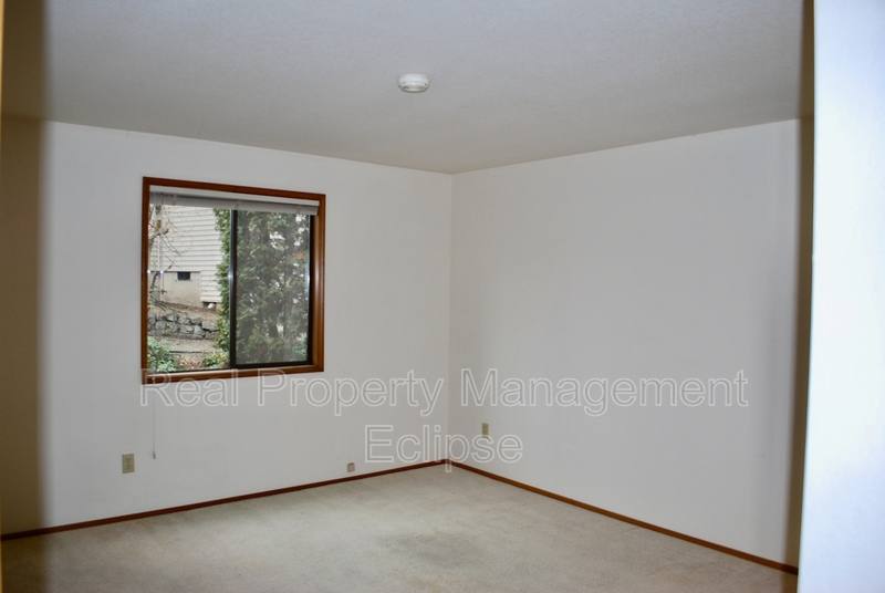 Condo for rent at 9910 NE 119th St #202, Kirkland, WA 98034