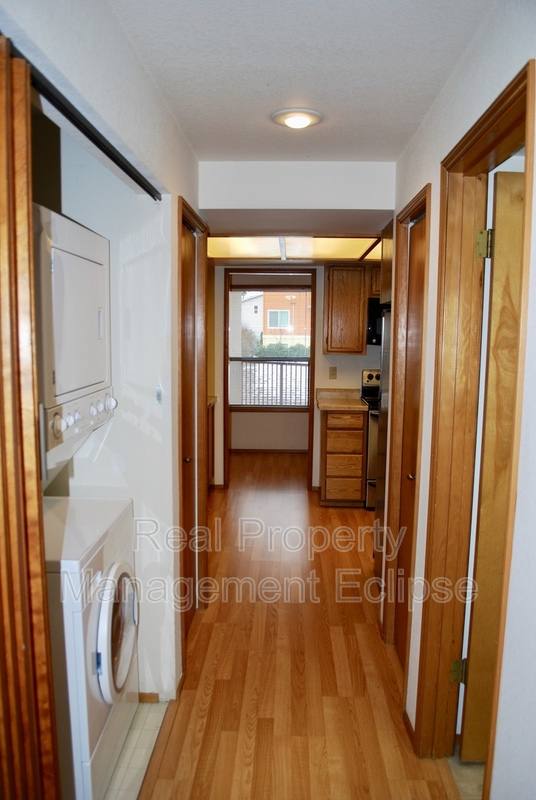 Condo for rent at 9910 NE 119th St #202, Kirkland, WA 98034