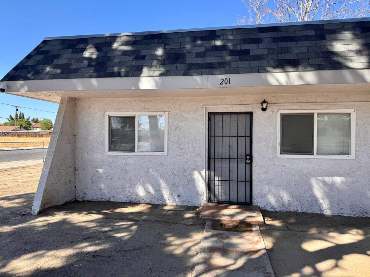 Apartment for rent at 201, 203, 205 N Valley View Dr, Hemet, CA 92543