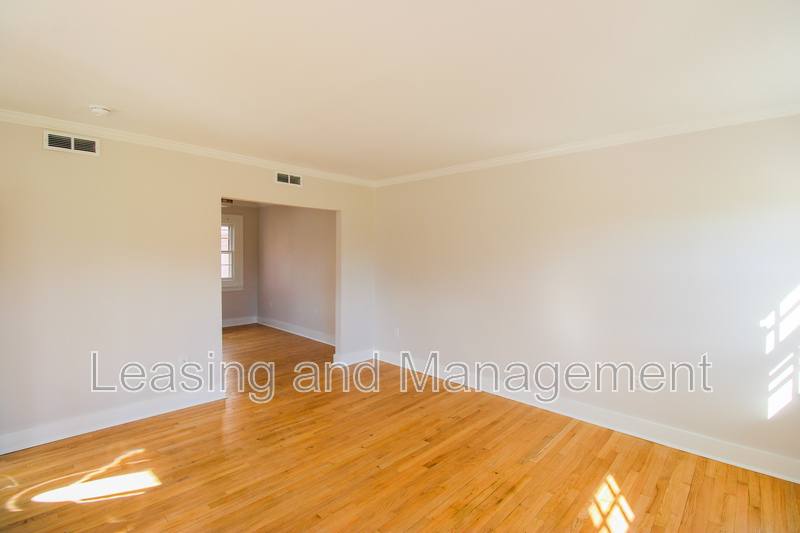 Townhouse for rent at 25 Ashley Ave, Charleston, SC 29401