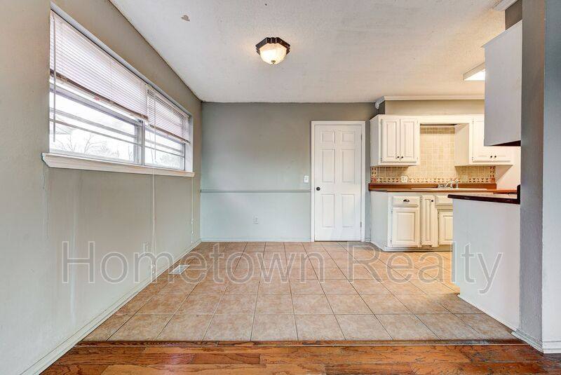 House for rent at 320 Cedar Crest Dr, Edmond, OK 73003