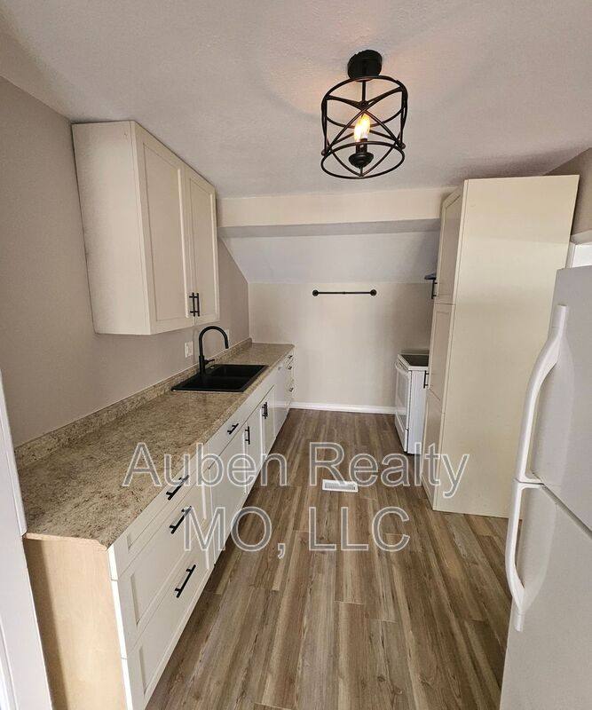 House for rent at 5126 Booth Ave, Kansas City, MO 64129