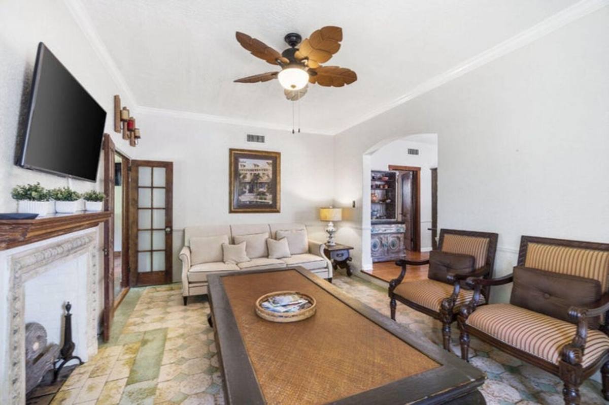 House for rent at 400 33rd St, West Palm Beach, FL 33407