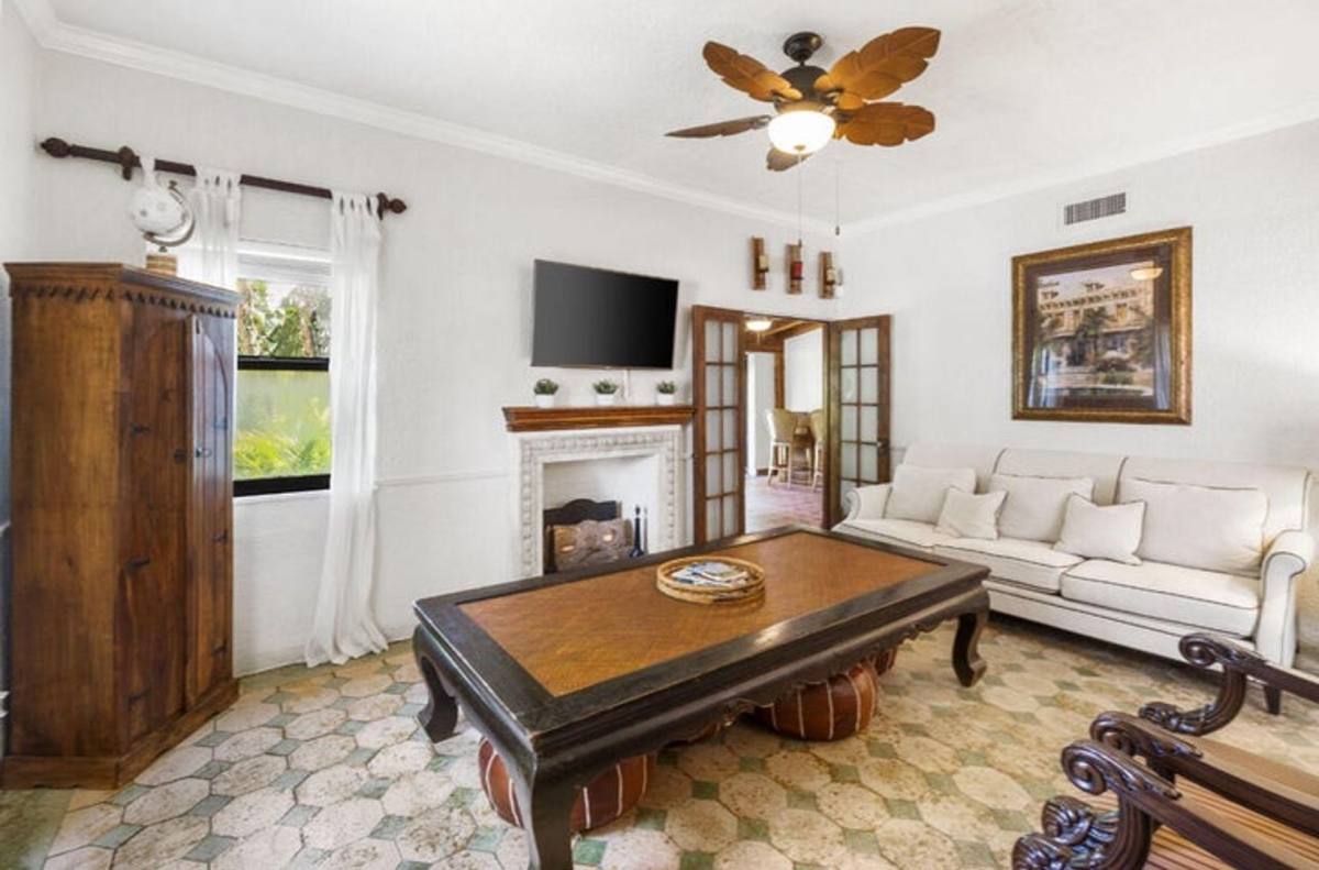 House for rent at 400 33rd St, West Palm Beach, FL 33407