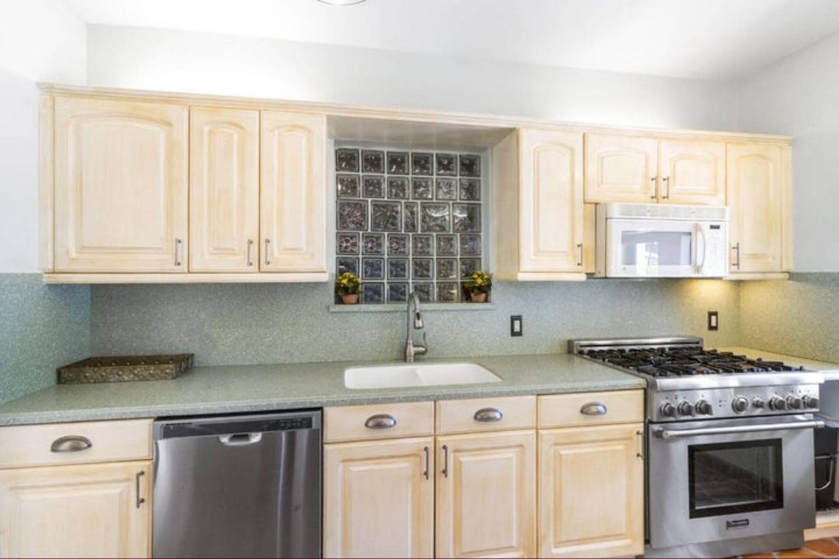 House for rent at 400 33rd St, West Palm Beach, FL 33407