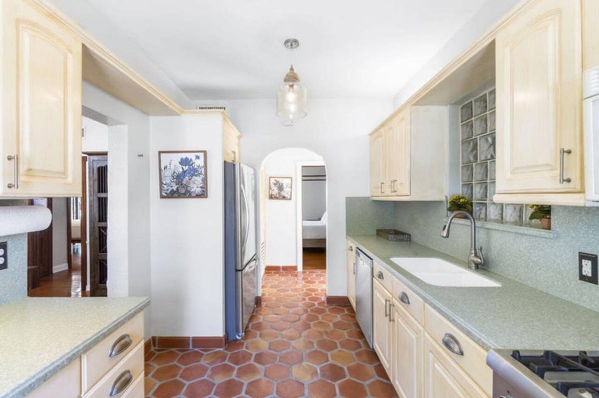 House for rent at 400 33rd St, West Palm Beach, FL 33407