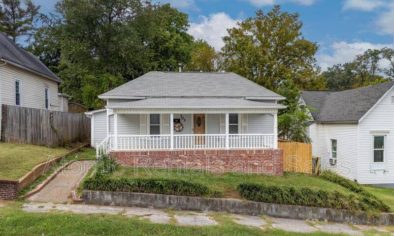 House for rent at 703 W 2nd Ave, Lenoir City, TN 37771