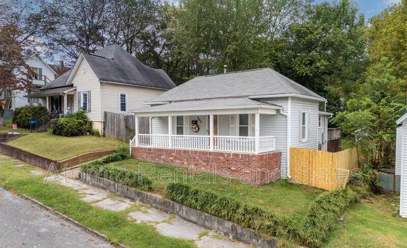 House for rent at 703 W 2nd Ave, Lenoir City, TN 37771