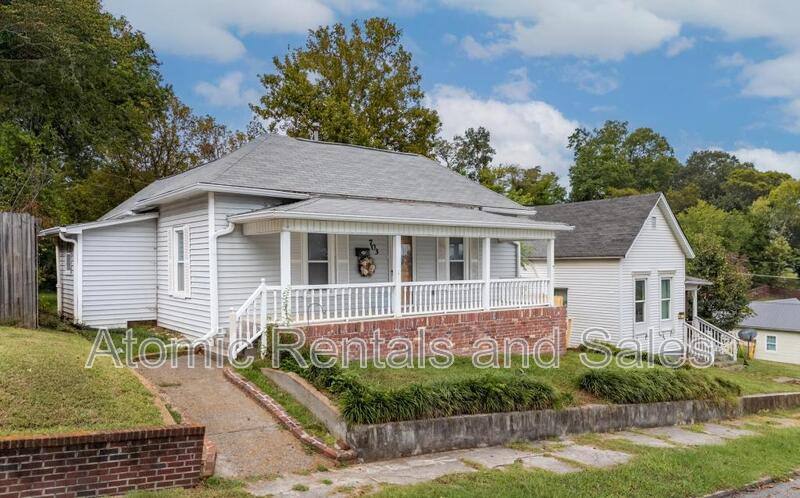 House for rent at 703 W 2nd Ave, Lenoir City, TN 37771