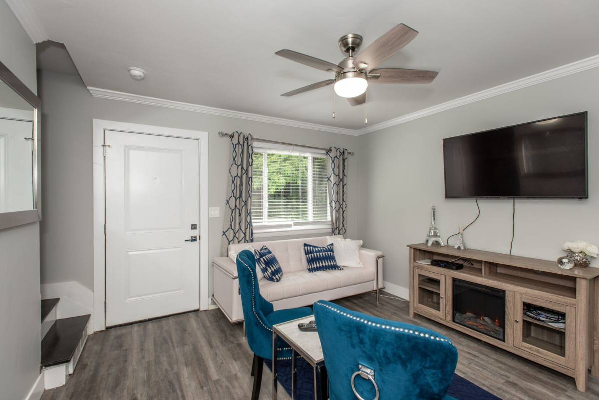Townhouse for rent at 262 Irwin Place, Cincinnati, OH 45229