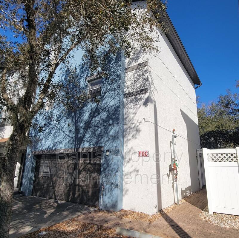 Townhouse for rent at 6054 Gibson Ave, Tampa, FL 33617