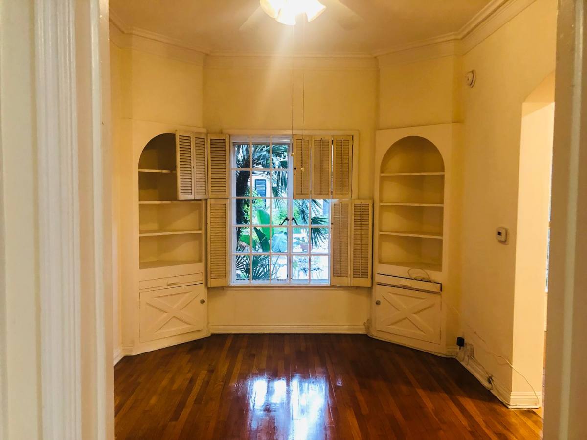 Apartment for rent at 10800-10808 Lindbrook Dr, Los Angeles, CA 90024