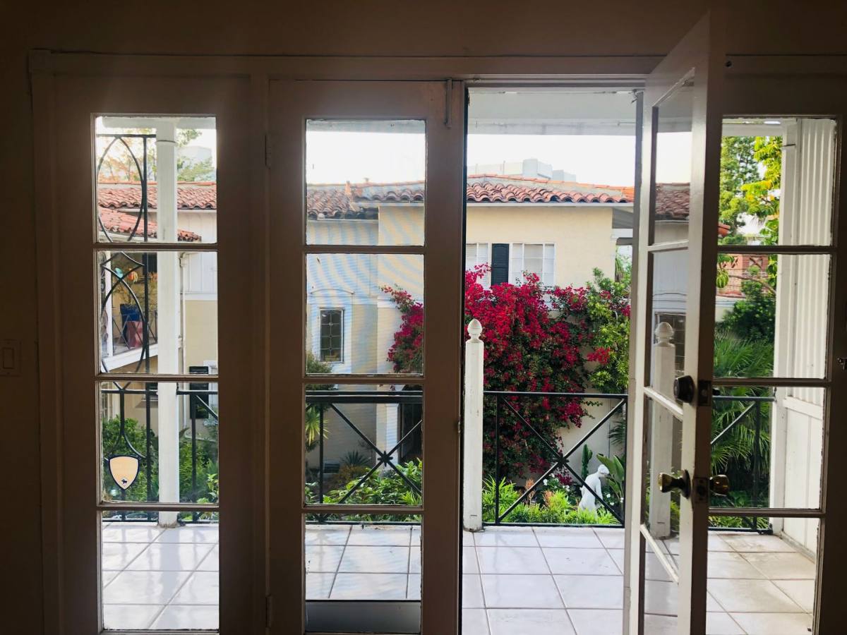 Apartment for rent at 10800-10808 Lindbrook Dr, Los Angeles, CA 90024