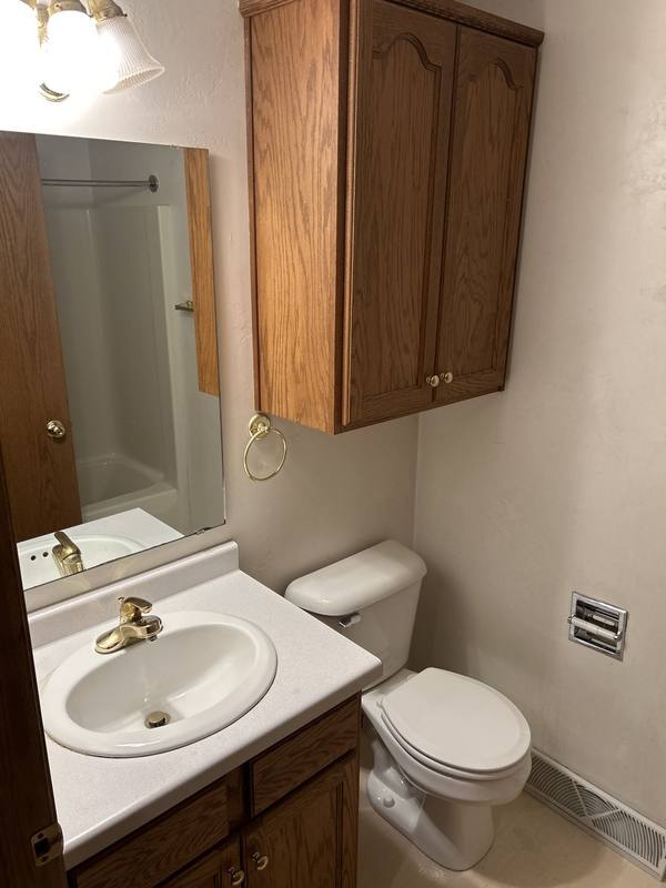 Apartment for rent at 700 Parkview Rd, Green Bay, WI 54304