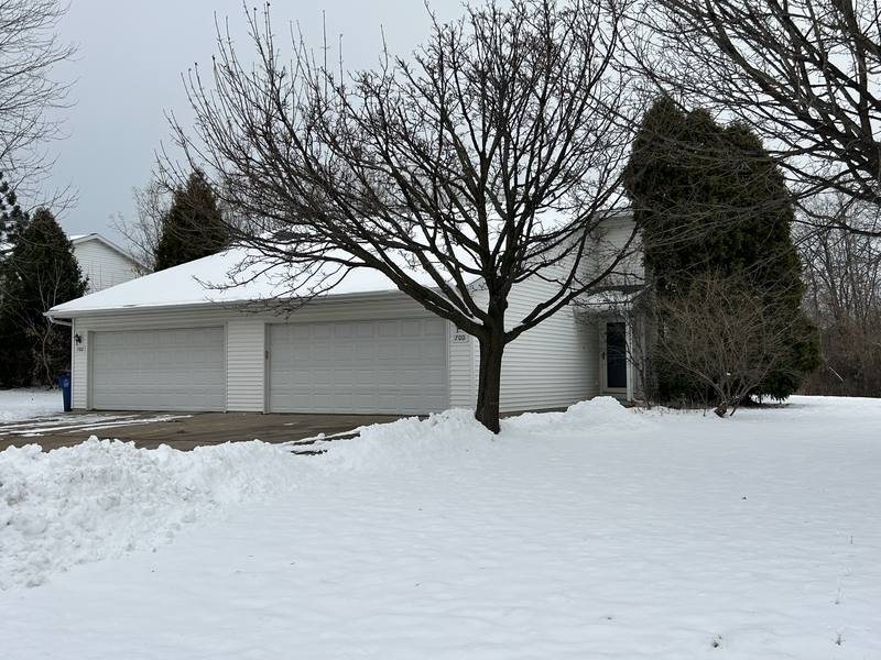 Apartment for rent at 700 Parkview Rd, Green Bay, WI 54304