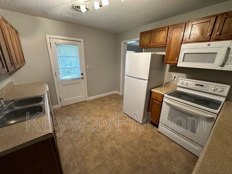 House for rent at 3018 Acorn Rd, Augusta, GA 30906