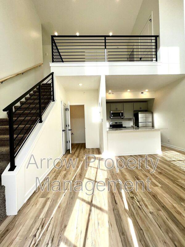 Apartment for rent at 2230 R St #1, Lincoln, NE 68503