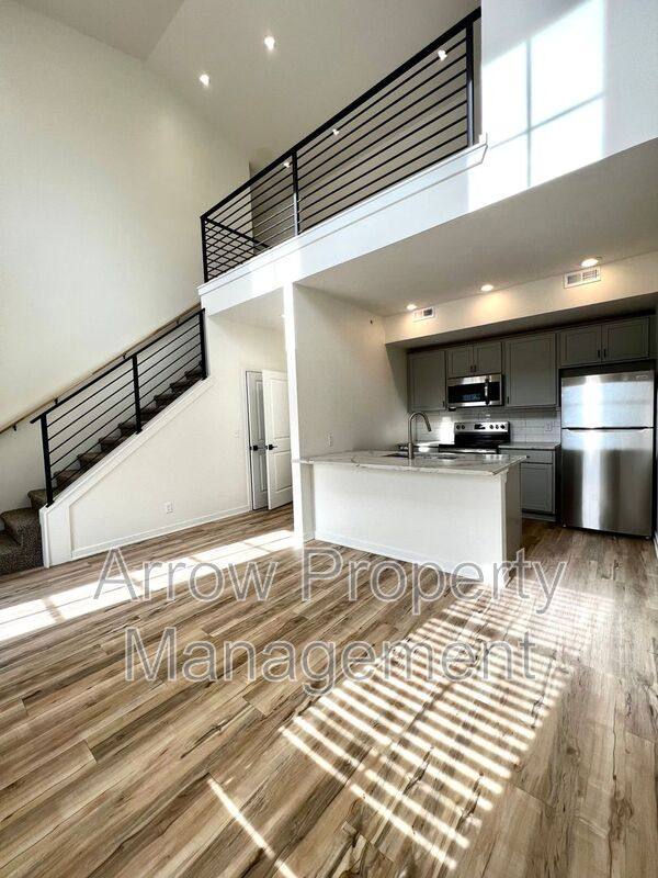 Apartment for rent at 2230 R St #1, Lincoln, NE 68503
