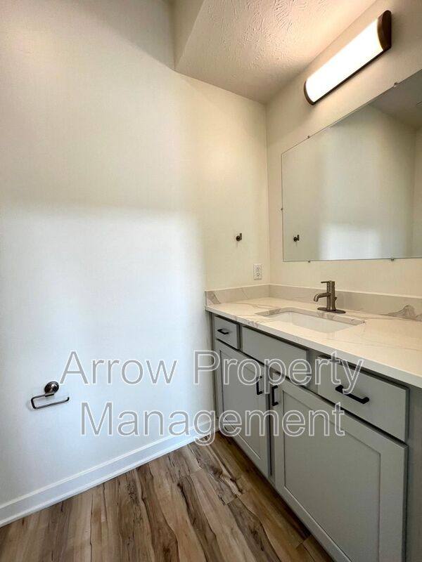 Apartment for rent at 2230 R St #1, Lincoln, NE 68503
