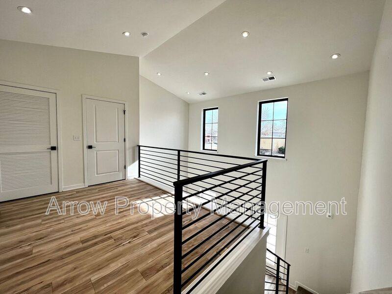 Apartment for rent at 2230 R St #1, Lincoln, NE 68503