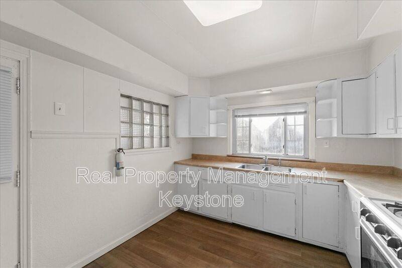 House for rent at 71 McKinnie Ave, McKees Rocks, PA 15136