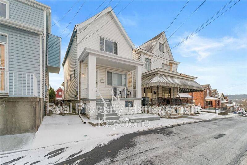 House for rent at 71 McKinnie Ave, McKees Rocks, PA 15136