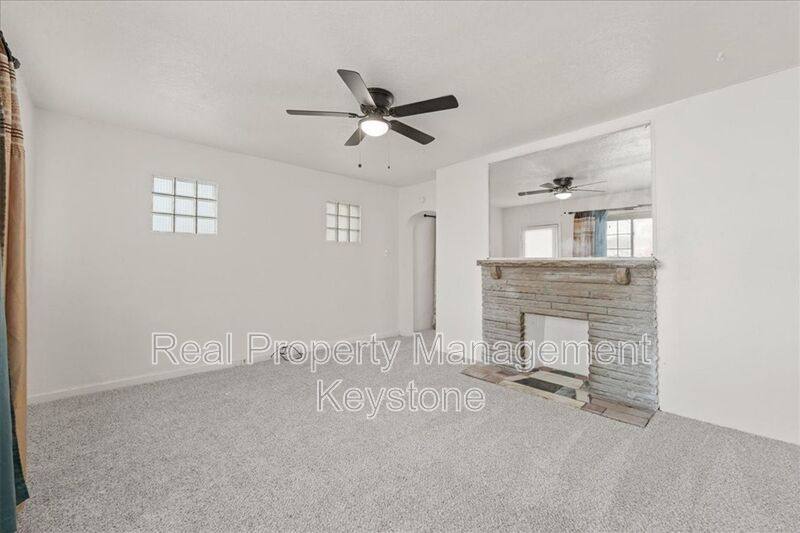 House for rent at 71 McKinnie Ave, McKees Rocks, PA 15136