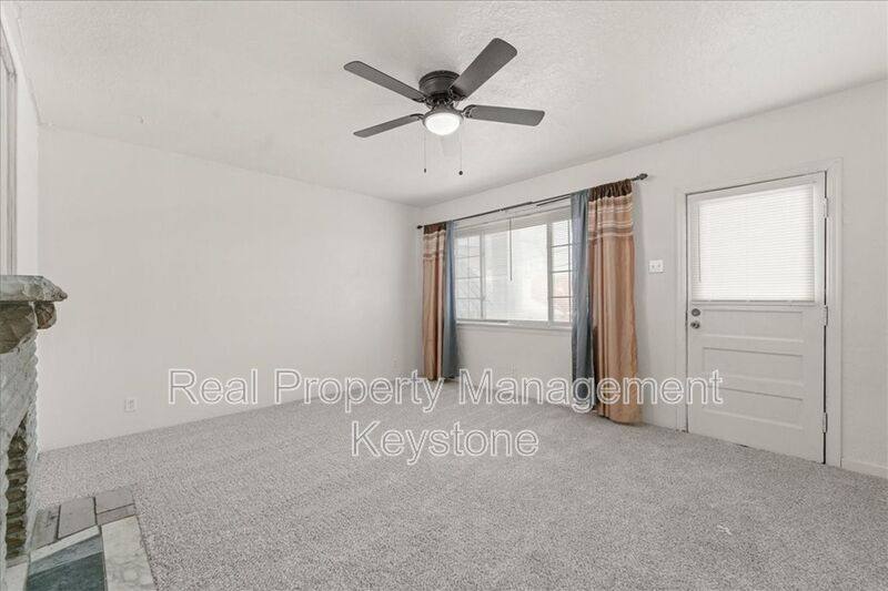 House for rent at 71 McKinnie Ave, McKees Rocks, PA 15136