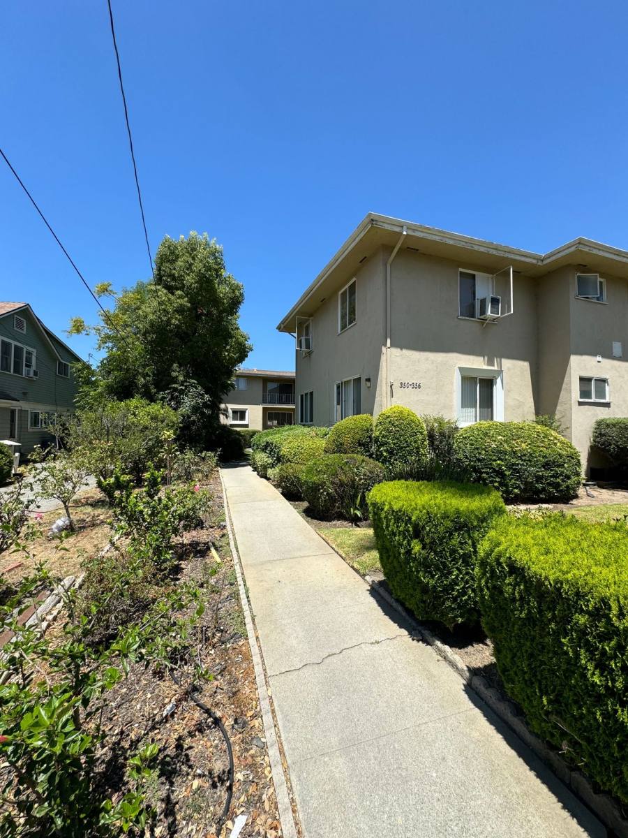 Apartment for rent at 350 Pasadena Ave, South Pasadena, CA 91030