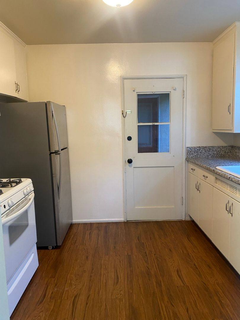 Apartment for rent at 350 Pasadena Ave, South Pasadena, CA 91030
