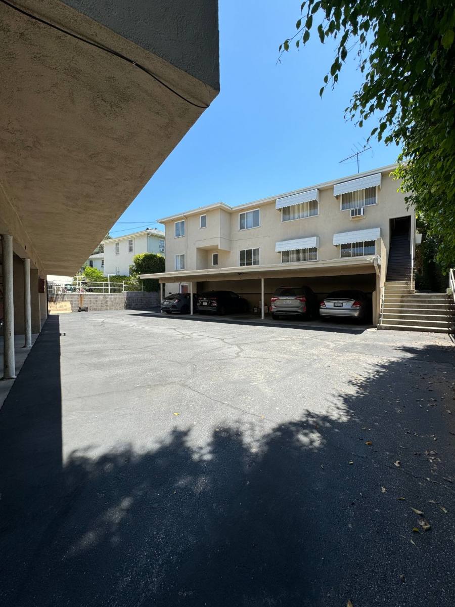 Apartment for rent at 350 Pasadena Ave, South Pasadena, CA 91030