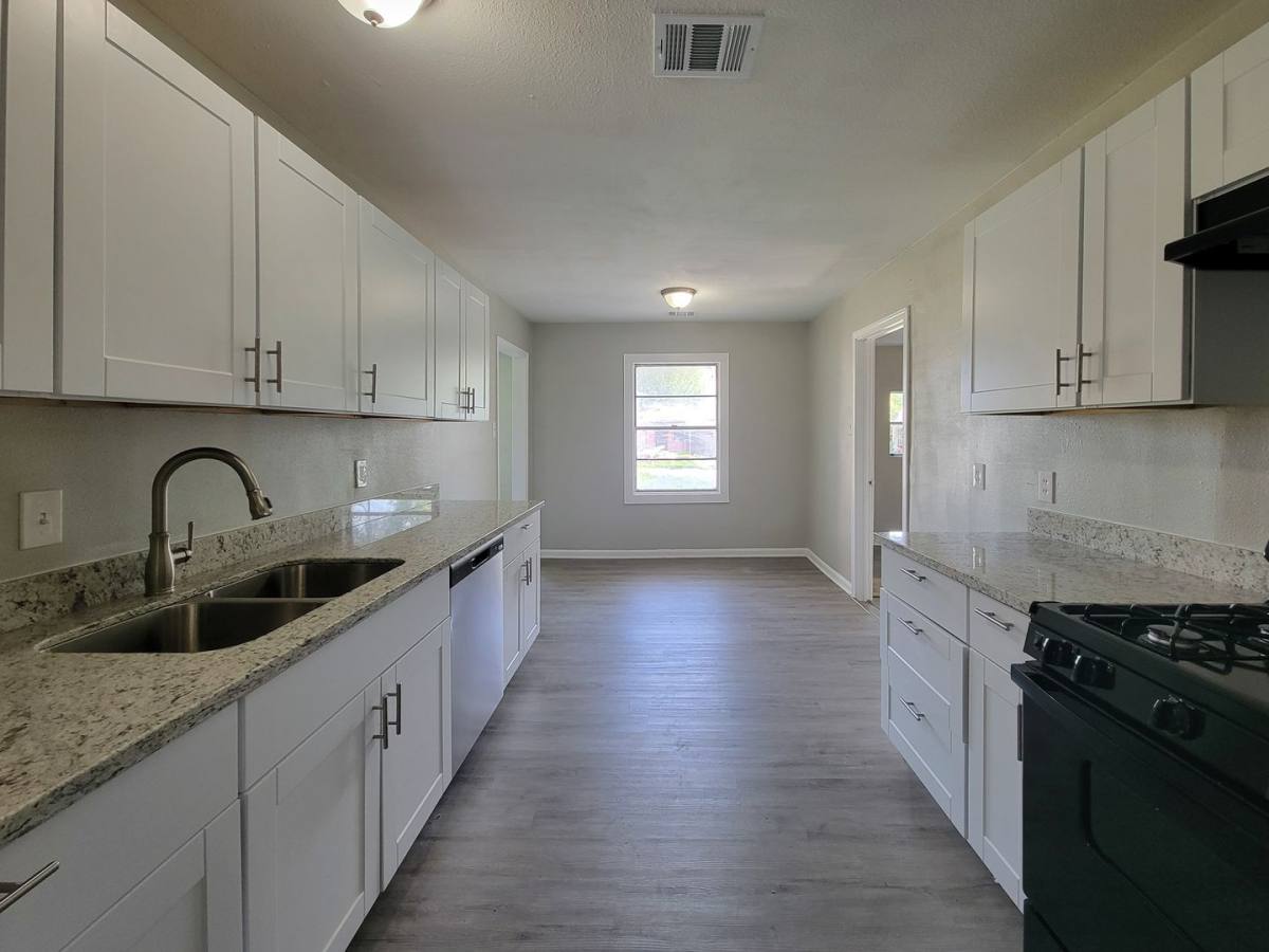 House for rent at 4909 Holloway Dr, Houston, TX 77048